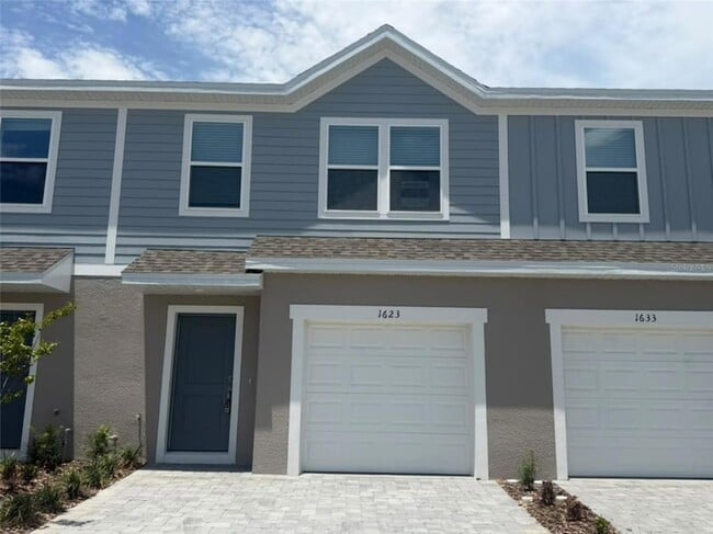 Building Photo - 1623 Fan Palm Dr