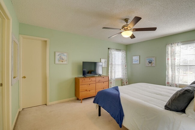 Photo - 140 Spanish Oak Dr Unit SI FL3-ID1609846P