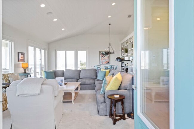 Photo - 7530 A1A S Unit SI ID1578442P