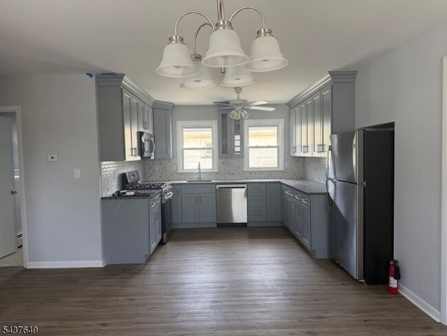 Building Photo - 62 Brookline Ave Unit 2