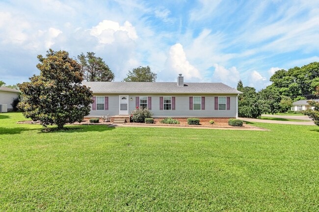 Building Photo - 2504 Angelyn Dr
