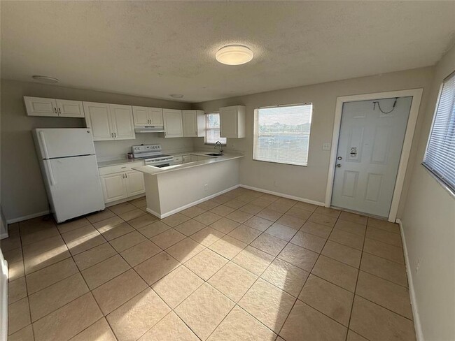 Photo - 1235 W River Dr Unit 3