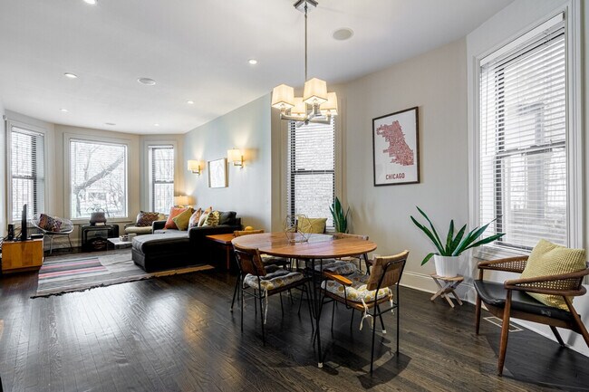 Photo - 2947 W Logan Blvd Unit SI ID1255600P