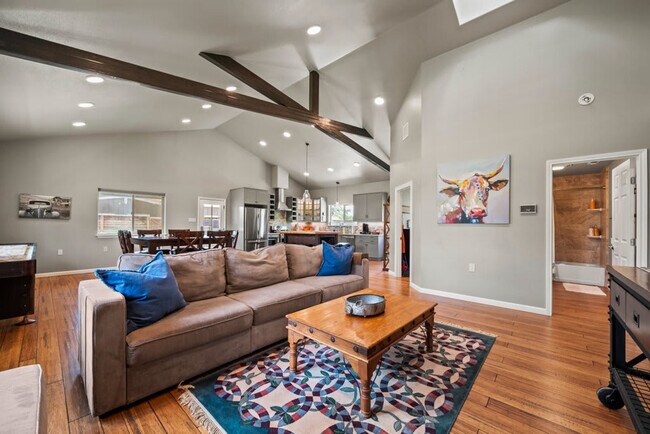 Photo - 1740 W Live Oak St Unit ID1253746P