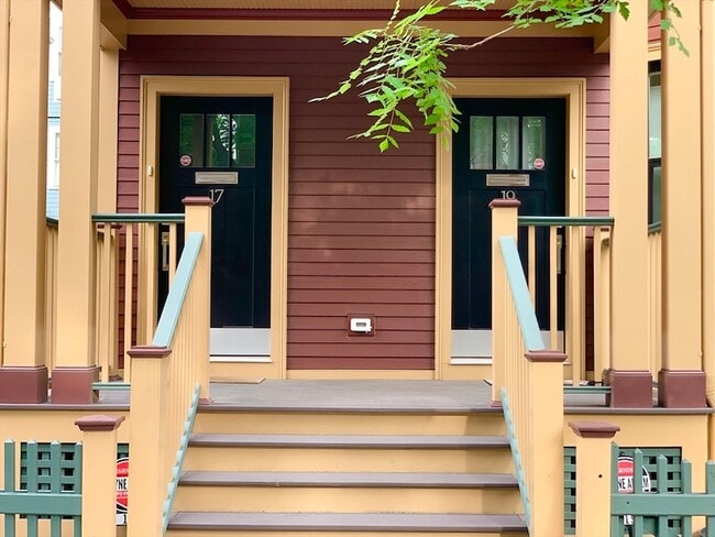 Photo - 17 Pemberton St