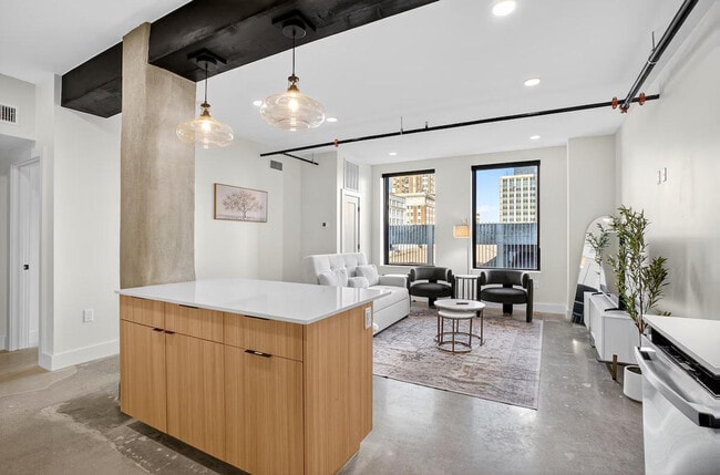 Photo - 400 S Main St Unit ID1322466P