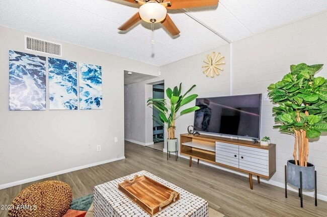 Photo - 615 S Hardy Dr Unit 2