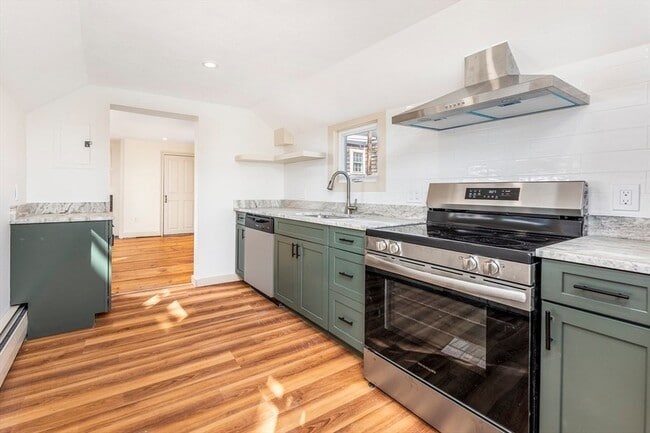 Building Photo - 108 Washington St Unit 2