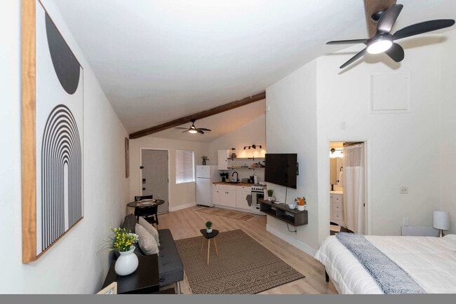 Building Photo - 3801 SW Triana Blvd Unit ID1244712P