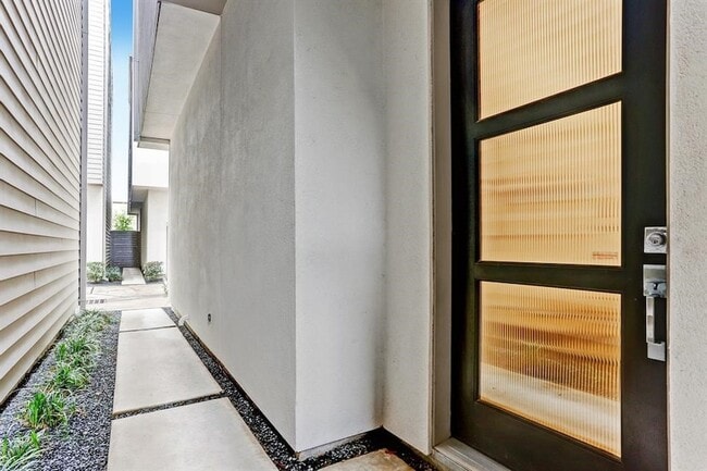 Photo - 5905 E Post Oak Ln