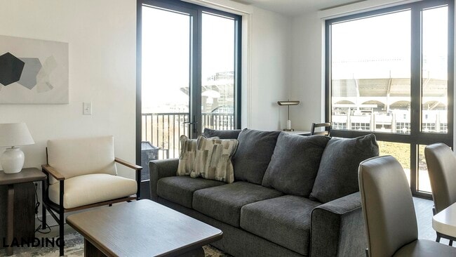 Building Photo - 1007 S Mint St Unit 901