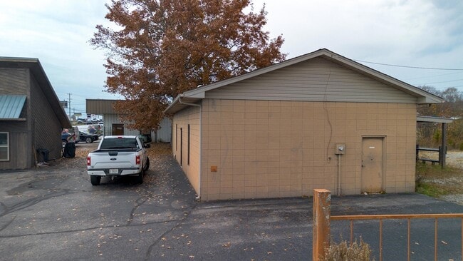 Photo - 6032 W Andrew Johnson Hwy