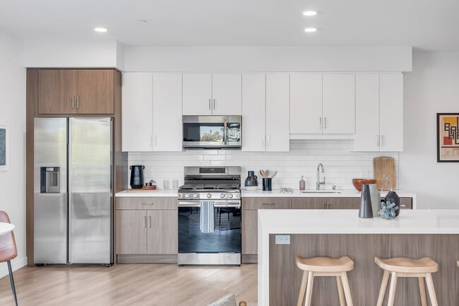 Photo - Solari Silver Lake