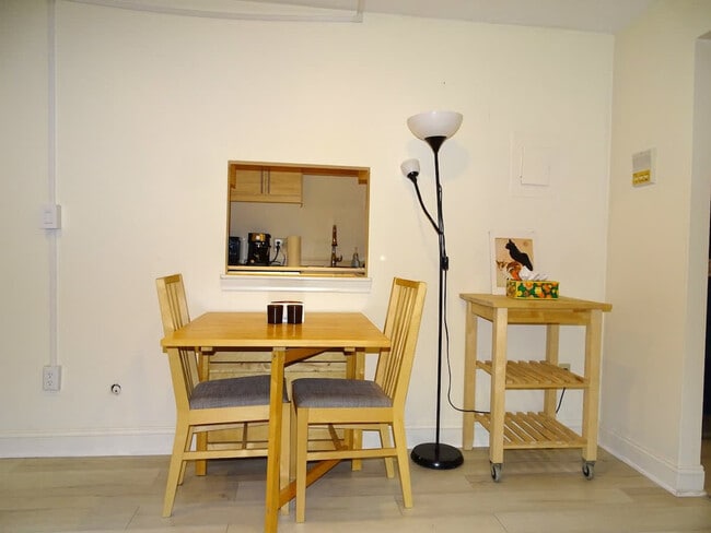 Photo - 4 Trowbridge Pl Unit SI FL3-ID1593868P