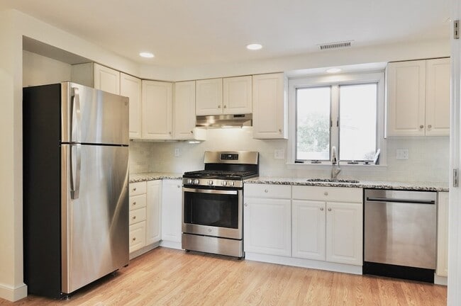 Photo - 120 Farwell St Unit 2
