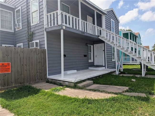 Building Photo - 1539 10th St Unit 2