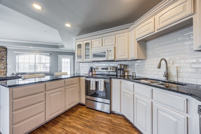 Photo - 290 Tanglewood Cir Unit 5437/38