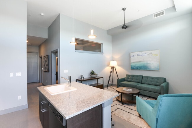 Building Photo - Forum