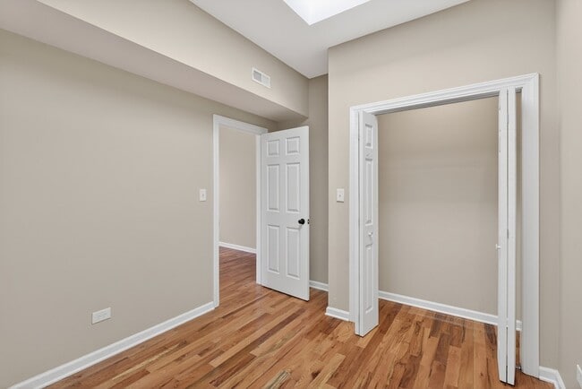 Photo - 5709 W Irving Park Rd Unit 2