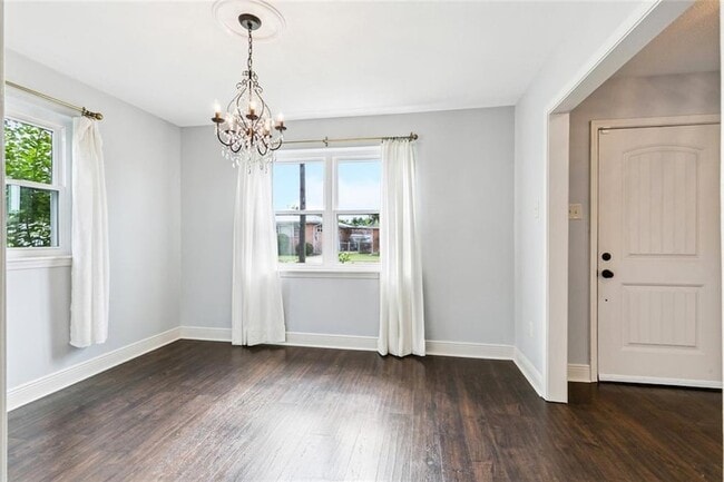 Photo - 1433 Poinsettia Dr