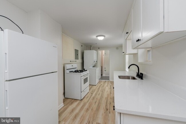 Photo - 1722 Eastern Ave