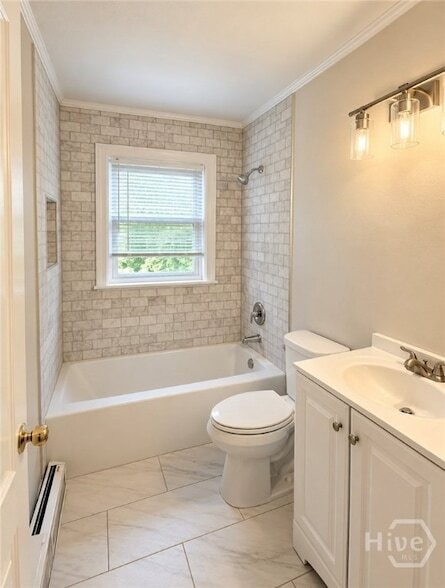 Photo - 2117 E 58th St