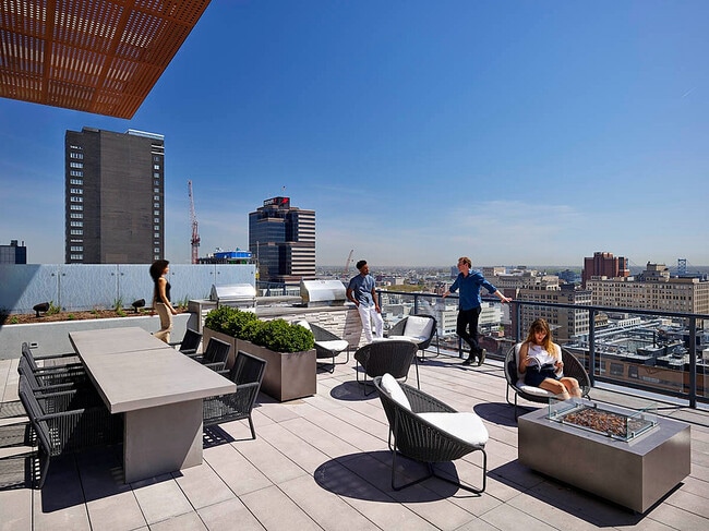 1213 Walnut-Spring_ext e - 1213 Walnut