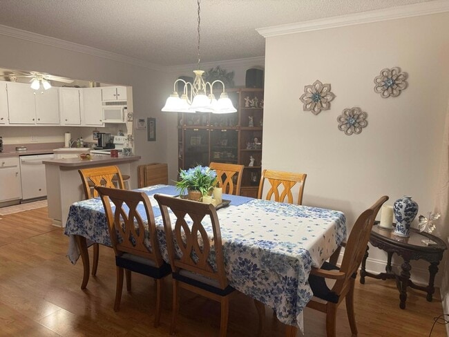 Photo - 417 Pine Glen Ln