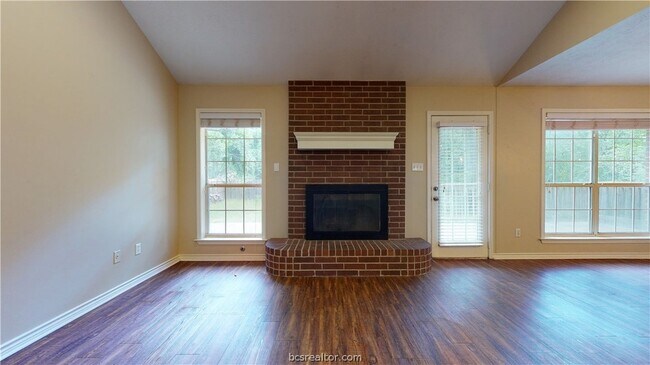 Photo - 1215 Glade St