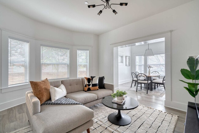 Photo - 317 NE Beech St Unit ID1309851P