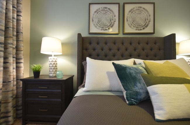 Icon Waverly Apartments - Icon Waverly