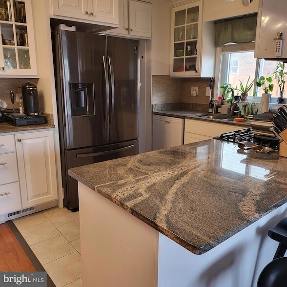 Photo - 710 W Glebe Rd