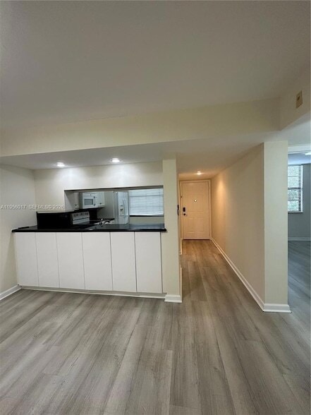 Photo - 1715 Whitehall Dr Unit 201