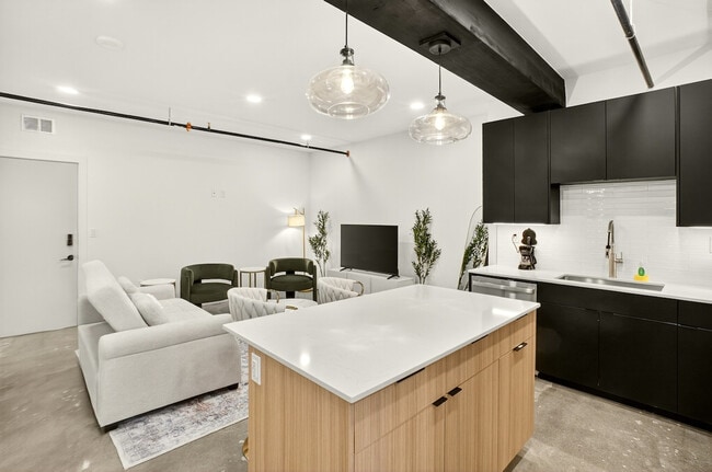 Photo - 25 W 5th St Unit SI ID1322464P