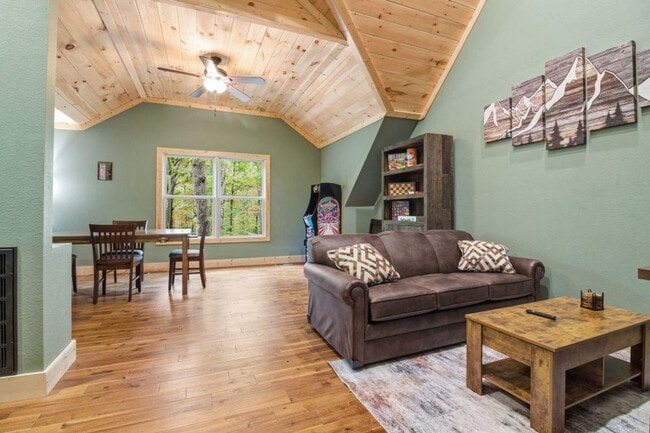 Building Photo - 3045 Jones Creek Ln Unit ID1333207P