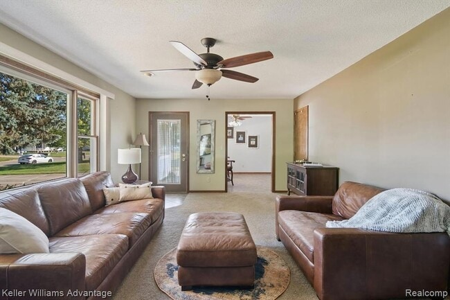 Photo - 245 Lynbrook Dr