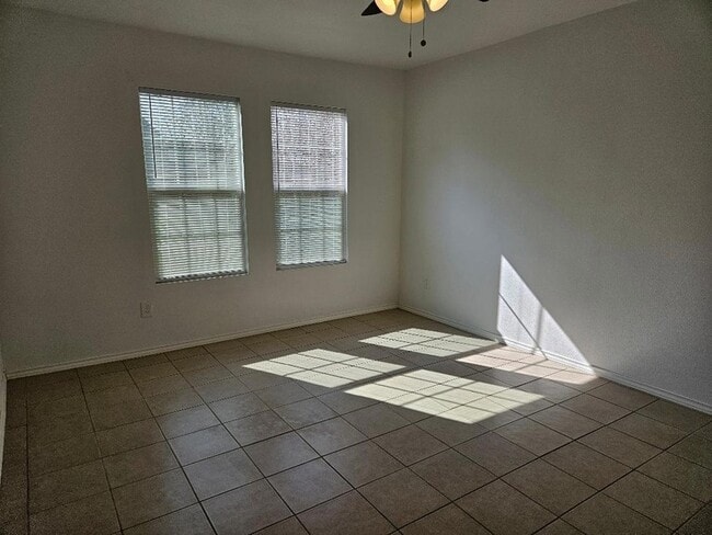 Photo - 105 Ila St Unit B