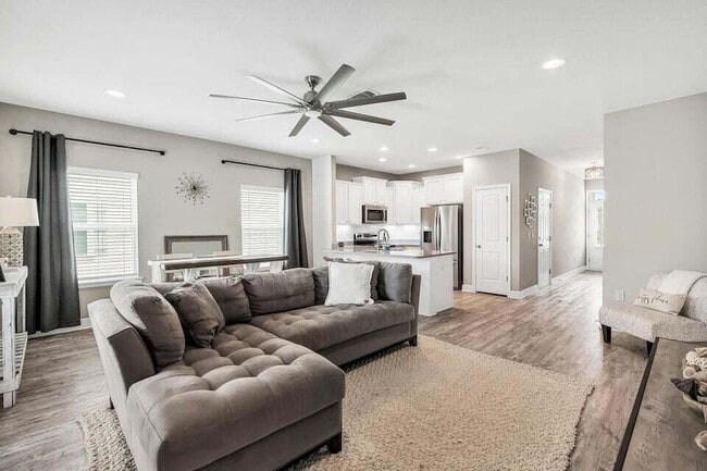 Photo - 89 Crossing Ln