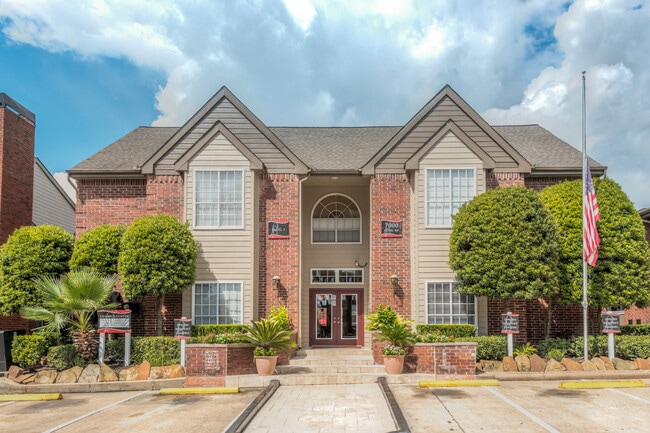 Parque at Bellaire Exterior - Parque at Bellaire