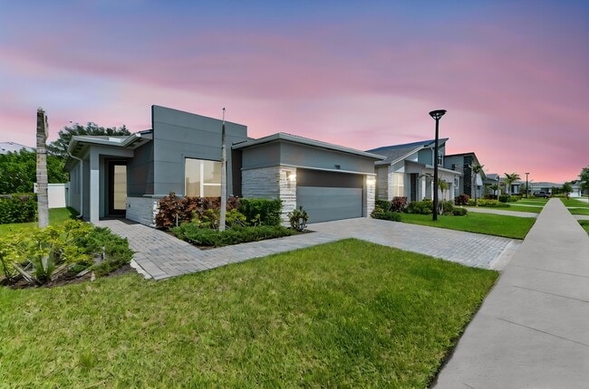 Building Photo - 11381 SW Lyra Dr.