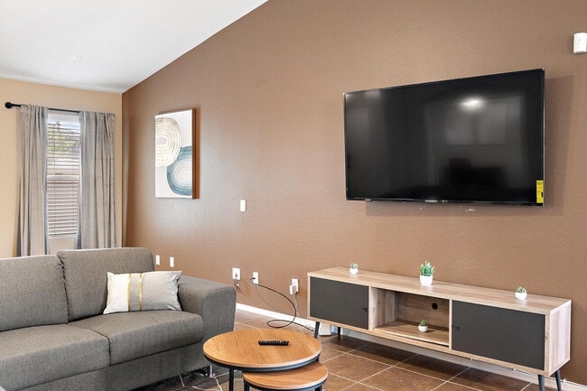 Building Photo - 2949 E Crescent Way Unit SI ID1244319P