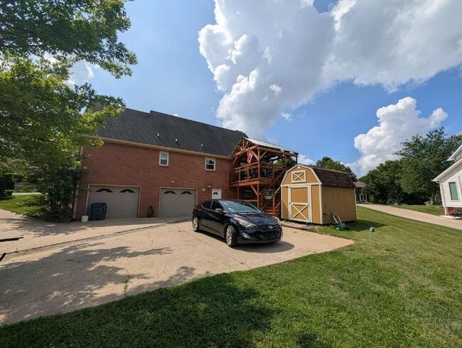Photo - 2164 New England Pl