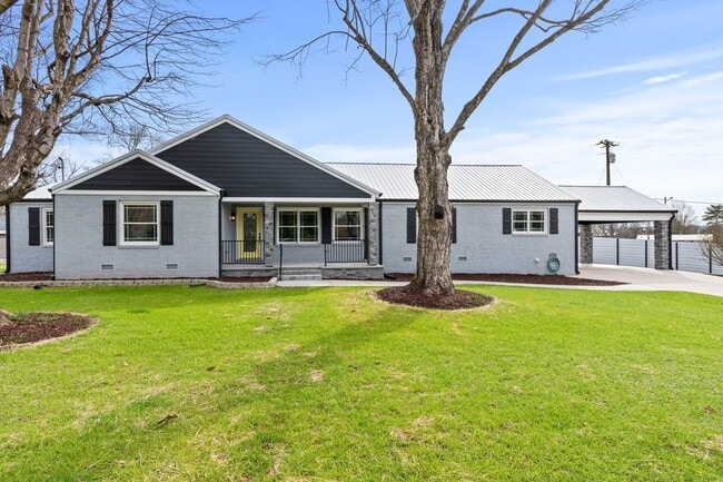 Building Photo - 102 Dogwood Ln