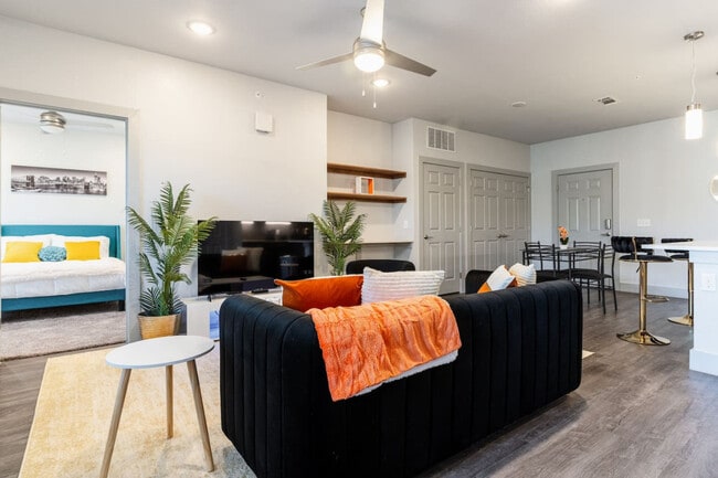 Photo - 3930 Westcliff Rd Unit ID1228633P