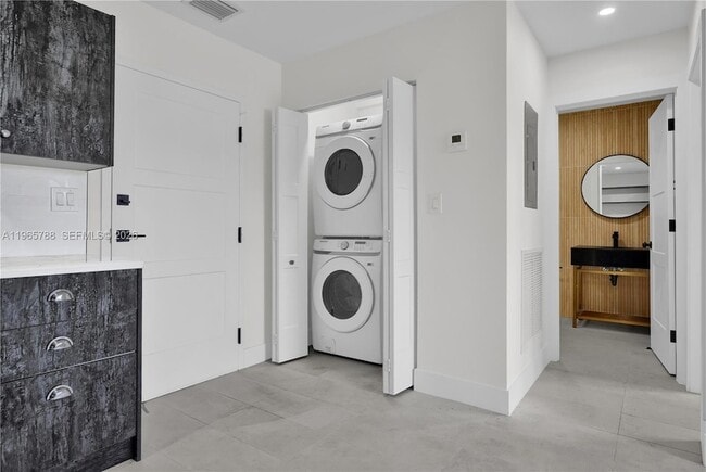 Photo - 5980 SW 40th Ave