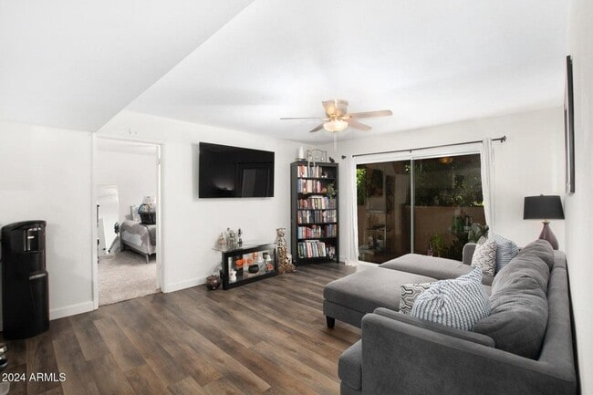 Photo - 540 N May Unit 2081C