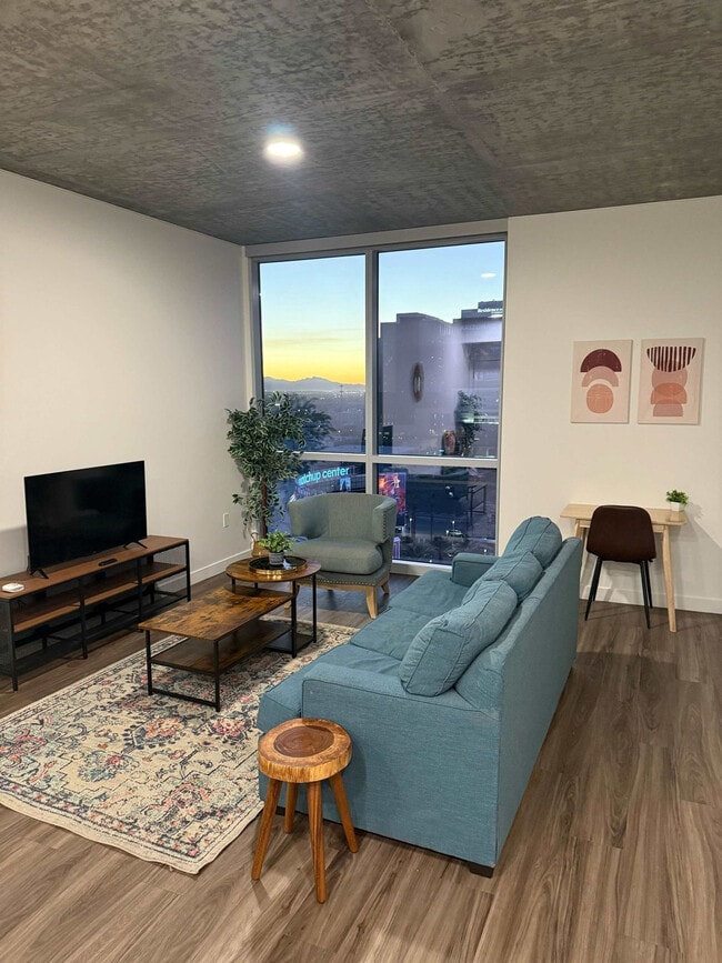 Building Photo - 222 E Jefferson St Unit ID1369271P