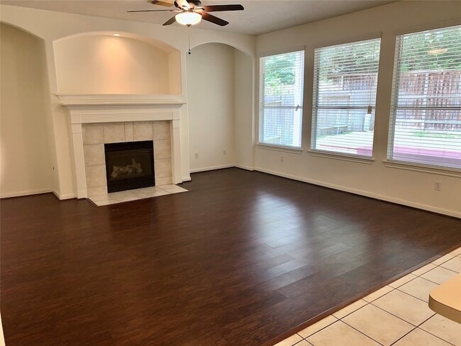 Photo - 130 Ledgestone Pl