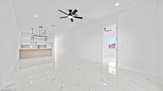 Photo - 1009 NE 15th Ln Unit 1009 / 1011