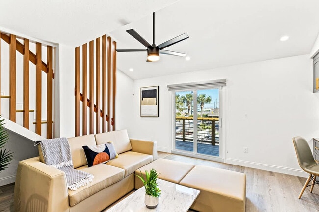 Building Photo - 8115 Thomas Dr Unit FL2-ID1355040P